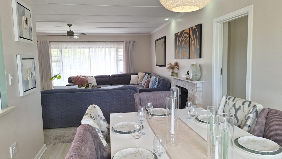 6 Bedroom Property for Sale in Gonubie Eastern Cape